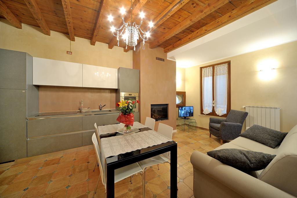Antico Palazzo Signorile Apartment Salò Екстериор снимка