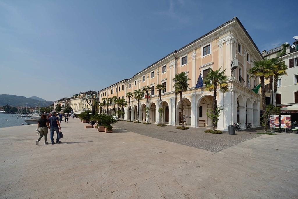 Antico Palazzo Signorile Apartment Salò Екстериор снимка