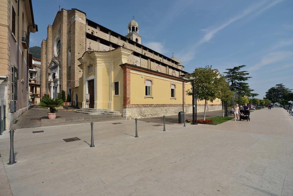 Antico Palazzo Signorile Apartment Salò Екстериор снимка