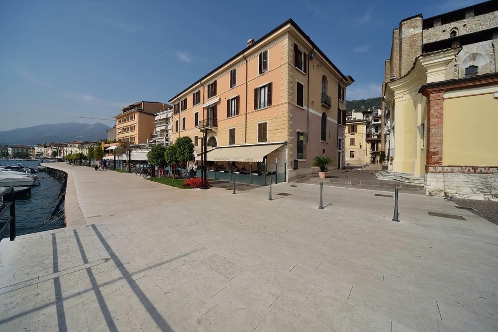 Antico Palazzo Signorile Apartment Salò Екстериор снимка